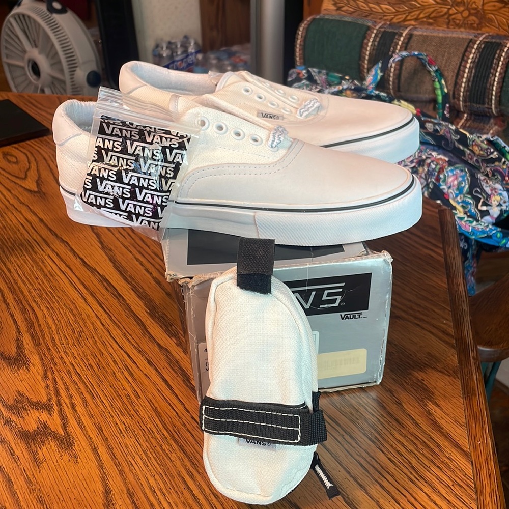 Vans 45 LX amazing pair of shoes in True White. Men’s 7.5 or women’s 9.0.